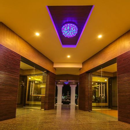 Saubhagya Inn International Λάκναου Εξωτερικό φωτογραφία
