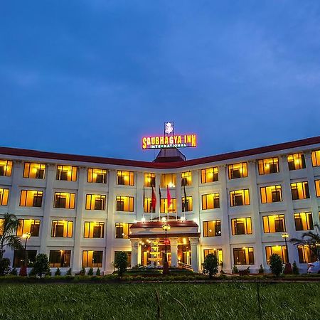 Saubhagya Inn International Λάκναου Εξωτερικό φωτογραφία