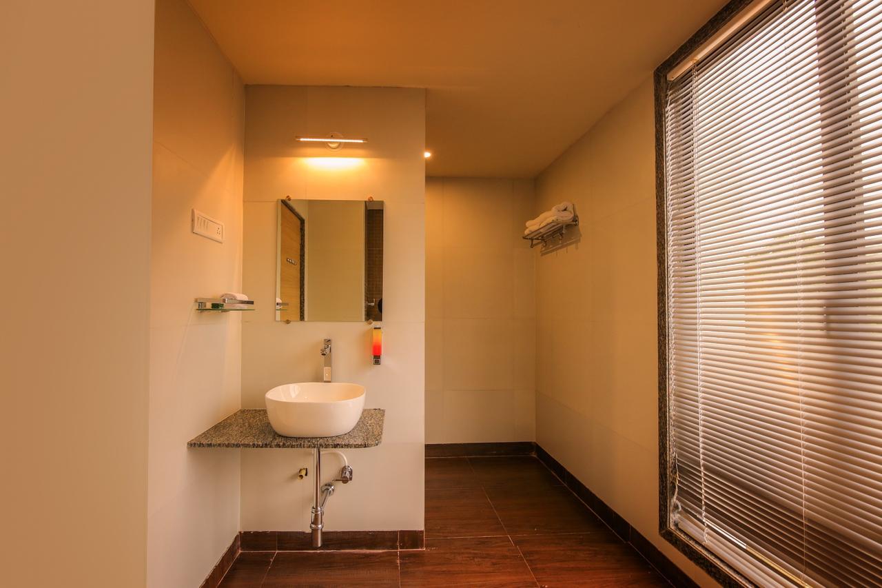 Saubhagya Inn International Λάκναου Εξωτερικό φωτογραφία