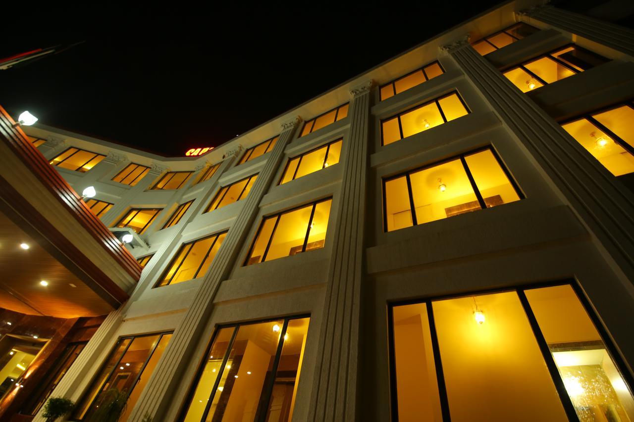 Saubhagya Inn International Λάκναου Εξωτερικό φωτογραφία