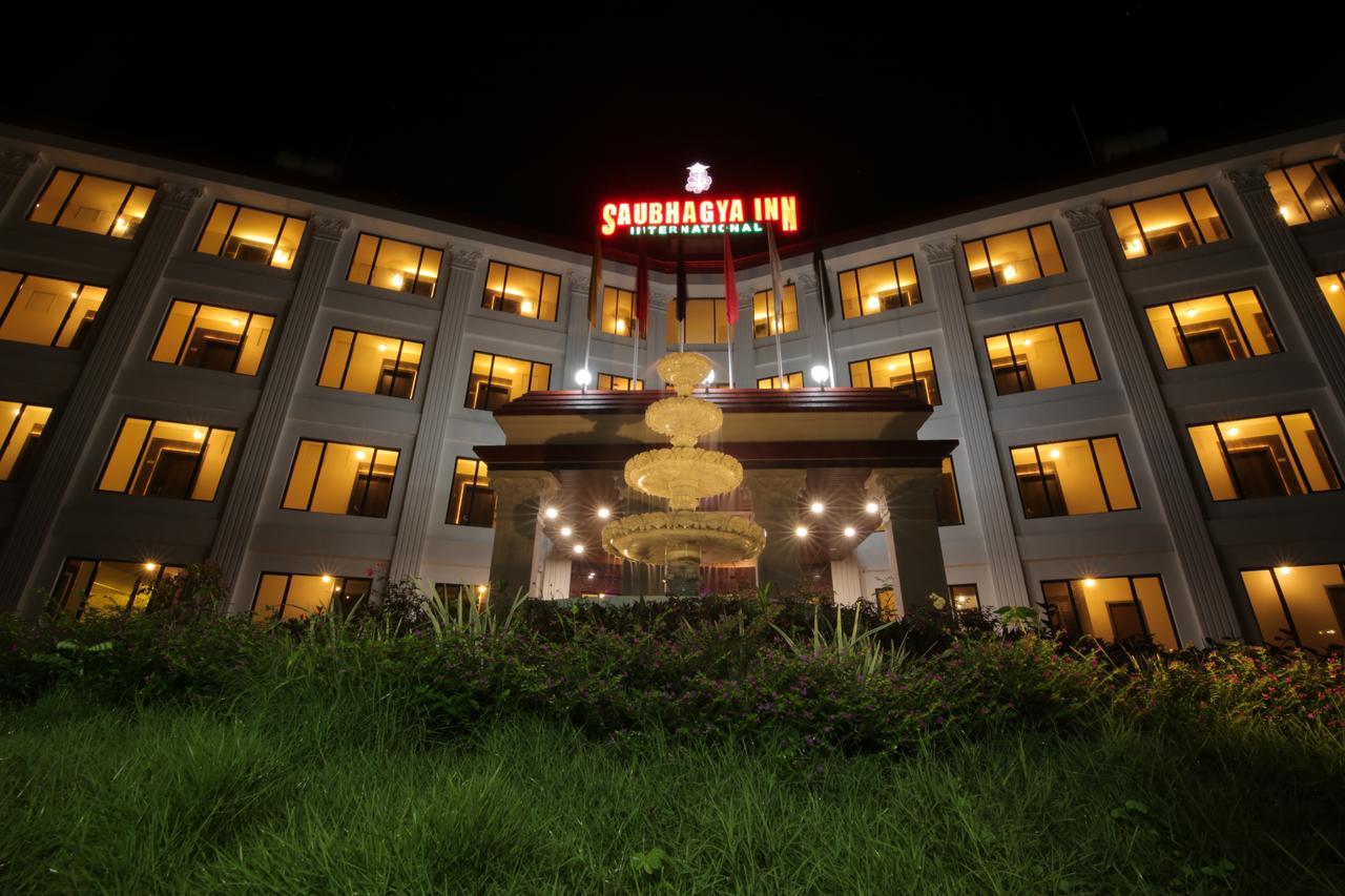 Saubhagya Inn International Λάκναου Εξωτερικό φωτογραφία