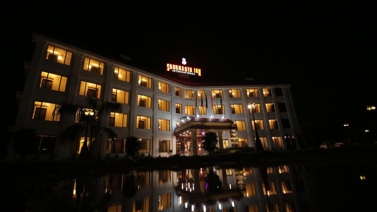 Saubhagya Inn International Λάκναου Εξωτερικό φωτογραφία