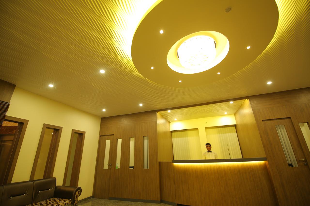 Saubhagya Inn International Λάκναου Εξωτερικό φωτογραφία