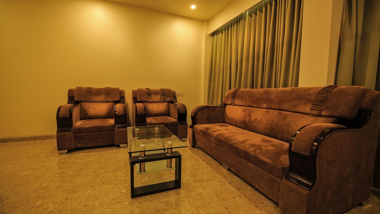 Saubhagya Inn International Λάκναου Εξωτερικό φωτογραφία